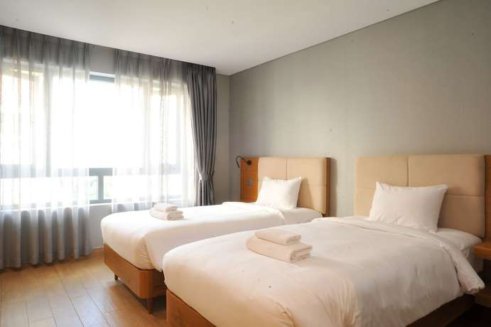 Imagen de la habitación del Hotel Imperial Saigon. Foto 14