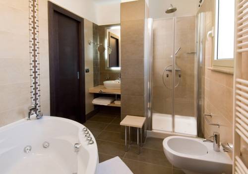 Imagen de la habitación del Hotel Imperial, San Benedetto del Tronto. Foto 7