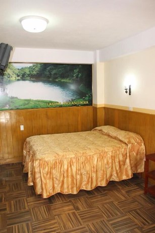 Imagen de la habitación del Hotel Imperial, San Jose de Huanicauri. Foto 3