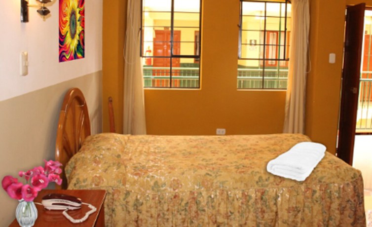 Imagen de la habitación del Hotel Imperial, San Jose de Huanicauri. Foto 8