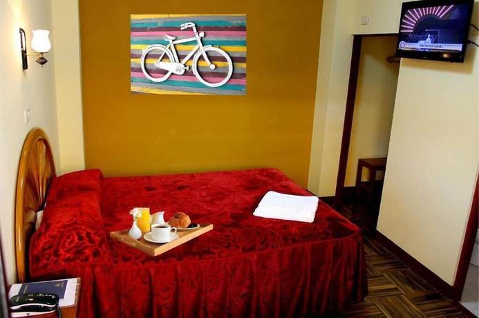 Imagen de la habitación del Hotel Imperial, San Jose de Huanicauri. Foto 16