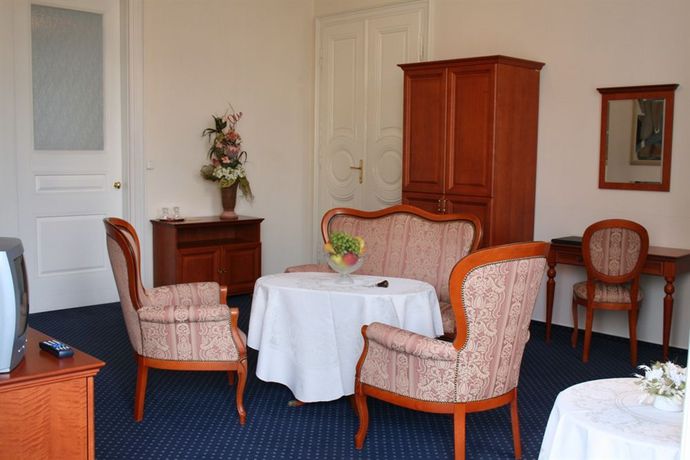 Imagen del bar/restaurante del Hotel Imperial Spa. Foto 3