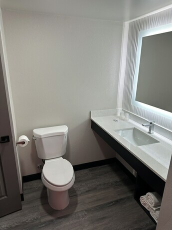 Imagen general del Hotel Imperial Suites, Dearborn. Foto 8