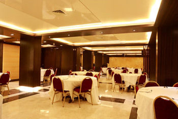 Imagen de la habitación del Hotel Imperial Suites. Foto 1