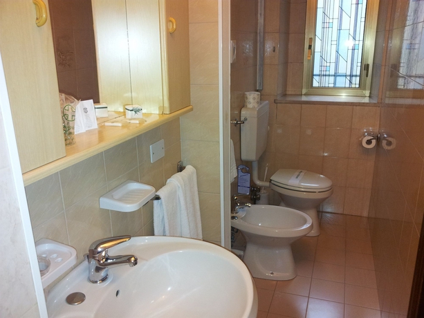 Imagen de la habitación del Hotel Imperial, Turín. Foto 8