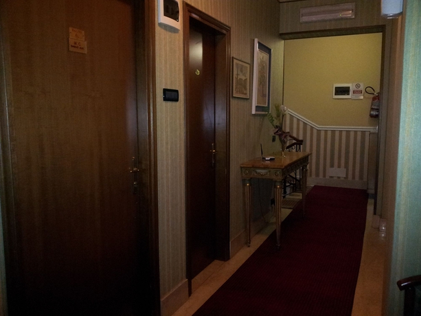 Imagen de los interiores del Hotel Imperial, Turín. Foto 16