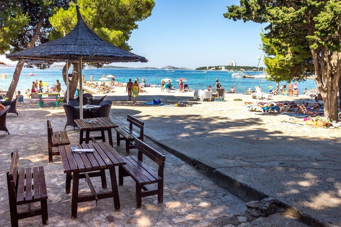 Imagen de los exteriores del Hotel Imperial Vodice. Foto 7