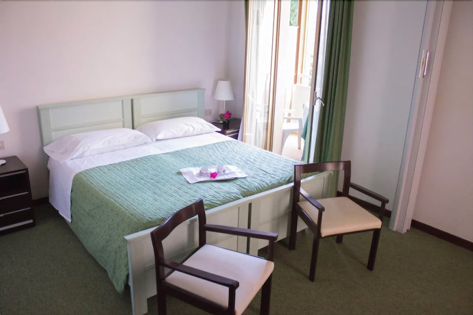 Imagen de la habitación del Hotel Imperiale, FIUGGI. Foto 12