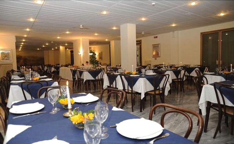 Imagen del bar/restaurante del Hotel Imperiale, FIUGGI. Foto 3