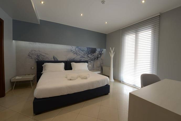 Imagen de la habitación del Hotel Imperiali. Foto 9