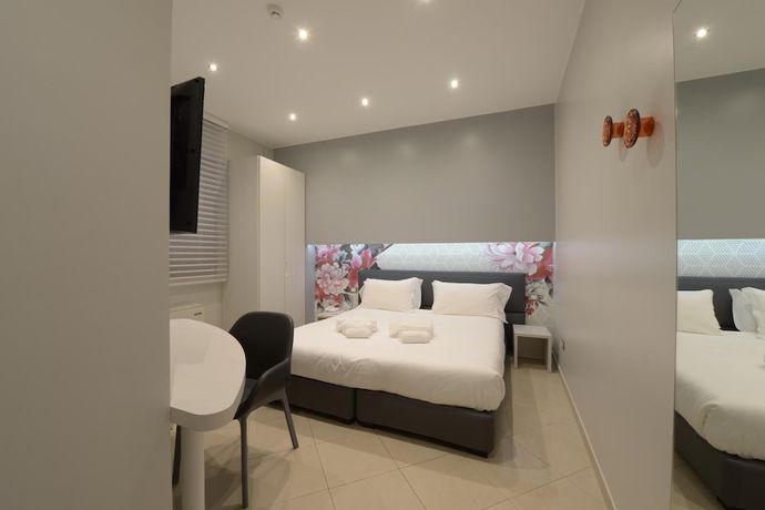 Imagen de la habitación del Hotel Imperiali. Foto 13