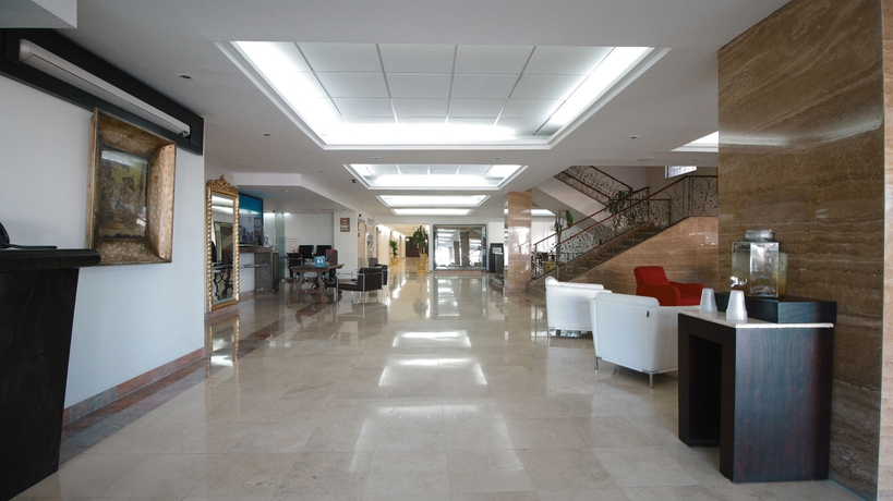 Imagen de los interiores del Hotel Imperio De Angeles Executive Le&oacute;n By Real De Minas Business Class Le&oacute;n. Foto 14
