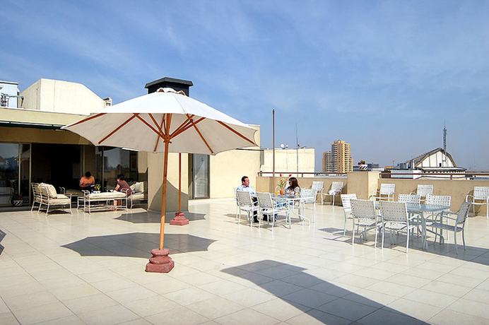 Imagen de los exteriores del Hotel Imperio, Santiago Centro. Foto 9