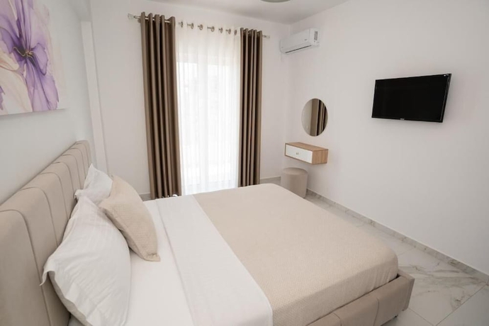 Imagen de la habitación del Hotel Imperio, Sarande. Foto 1