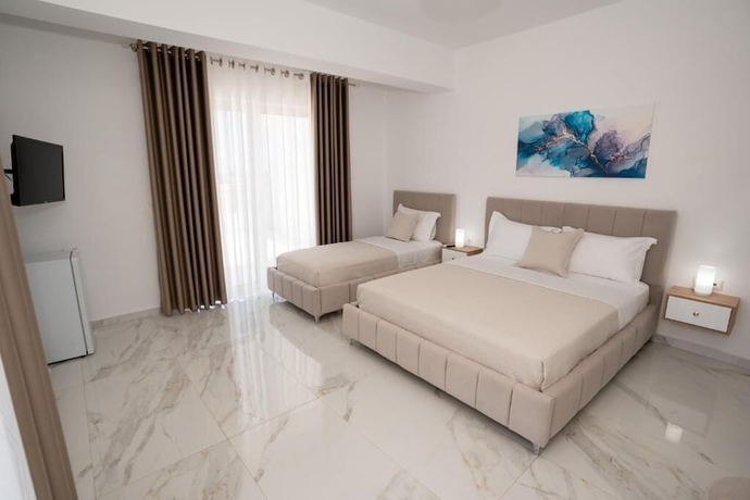 Imagen de la habitación del Hotel Imperio, Sarande. Foto 6