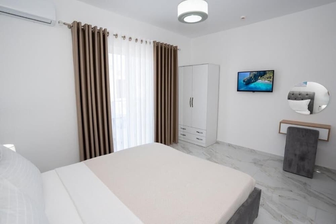 Imagen de la habitación del Hotel Imperio, Sarande. Foto 7