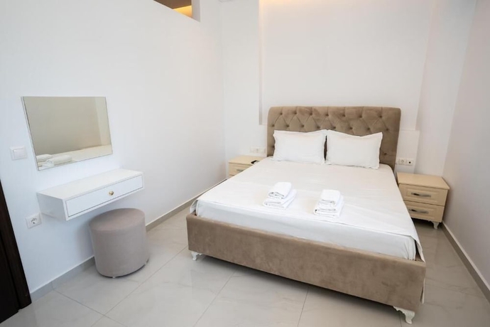 Imagen de la habitación del Hotel Imperio, Sarande. Foto 11