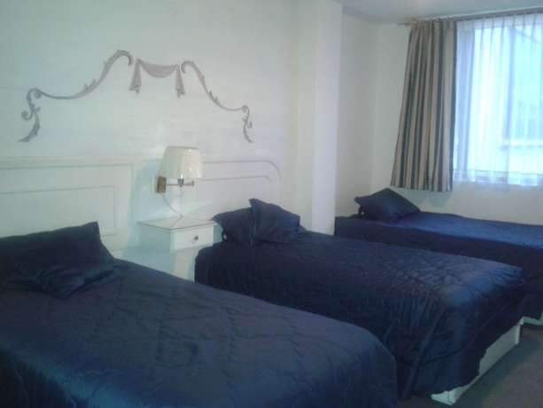 Imagen de la habitación del Hotel Imperio del Sol. Foto 5