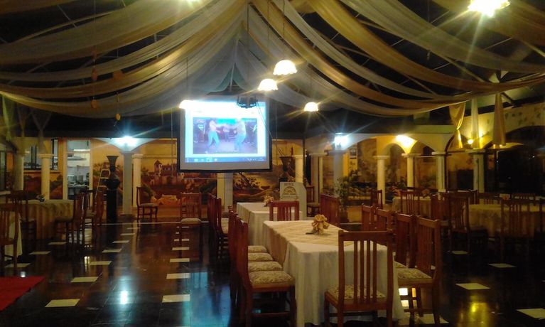 Imagen del bar/restaurante del Hotel Imperio del Sol. Foto 3