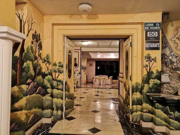 Imagen de los interiores del Hotel Imperio del Sol. Foto 19