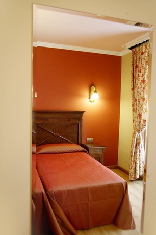 Imagen de la habitación del Hotel Imperion. Foto 7