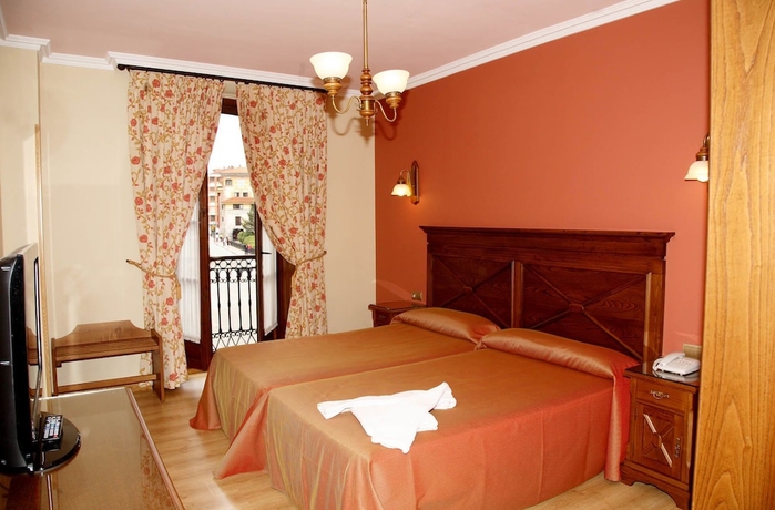 Imagen de la habitación del Hotel Imperion. Foto 9