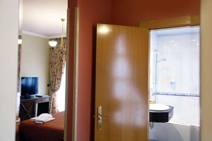 Imagen de la habitación del Hotel Imperion. Foto 13