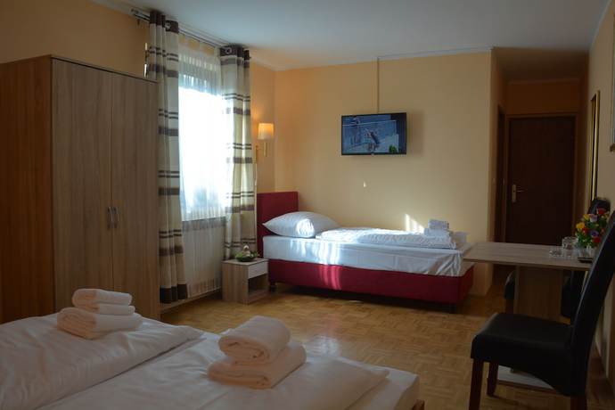 Imagen de la habitación del Hotel Imperium. Foto 16