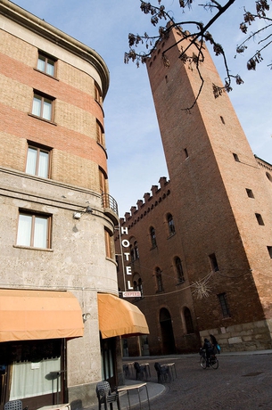 Imagen de los exteriores del Hotel Impero, CREMONA. Foto 11
