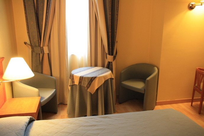 Imagen de los interiores del Hotel Impero, CREMONA. Foto 14