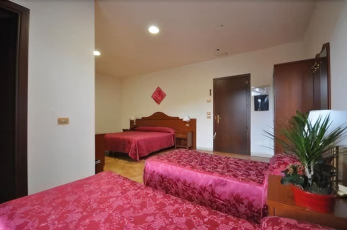 Imagen de la habitación del Hotel Impero Varese. Foto 9