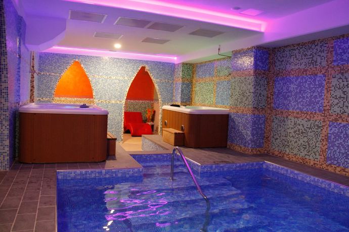 Imagen de la piscina del Hotel Impero Varese. Foto 19