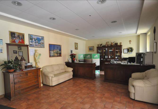 Imagen de los interiores del Hotel Impero Varese. Foto 16