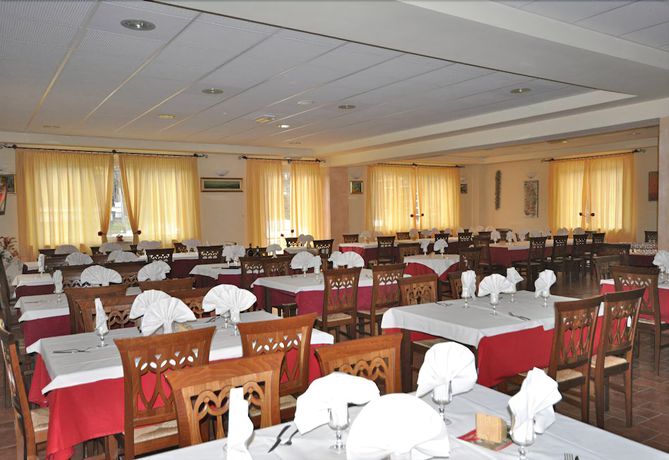 Imagen del bar/restaurante del Hotel Impero Varese. Foto 8