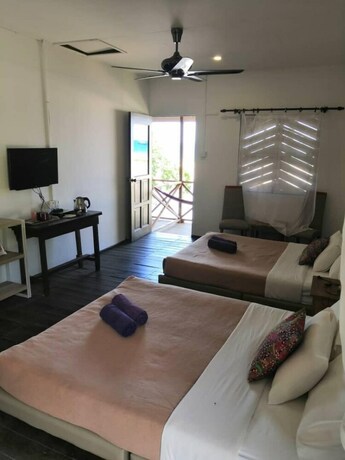 Imagen de la habitación del Hotel Impian Inn. Foto 14