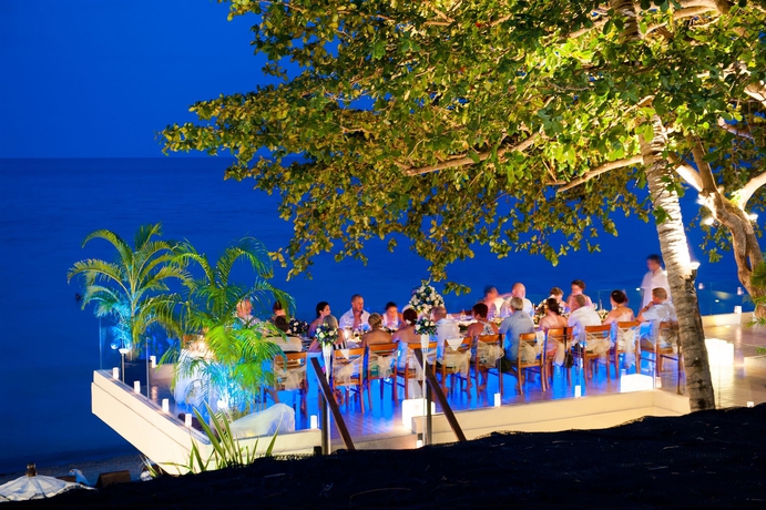 Imagen de los exteriores del Hotel Impiana Resort Chaweng Noi. Foto 3