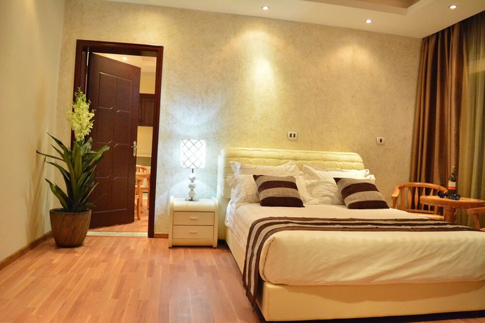 Imagen de la habitación del Hotel Impress. Foto 8