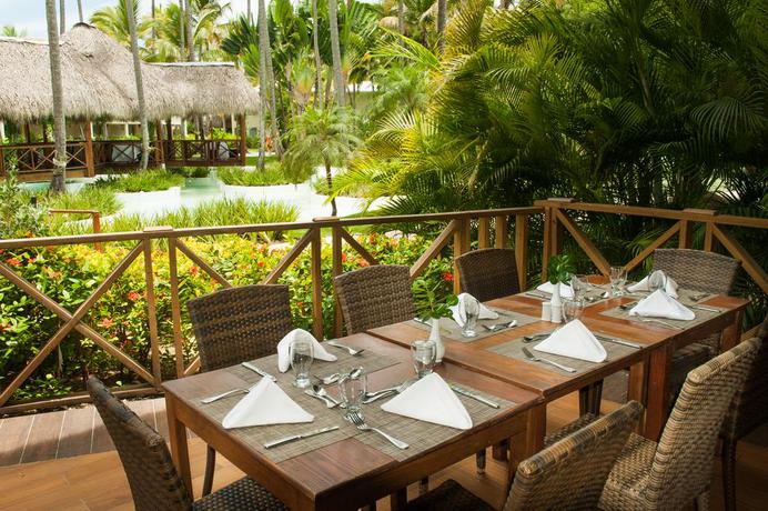 Imagen del bar/restaurante del Hotel Impressive Punta Cana. Foto 4