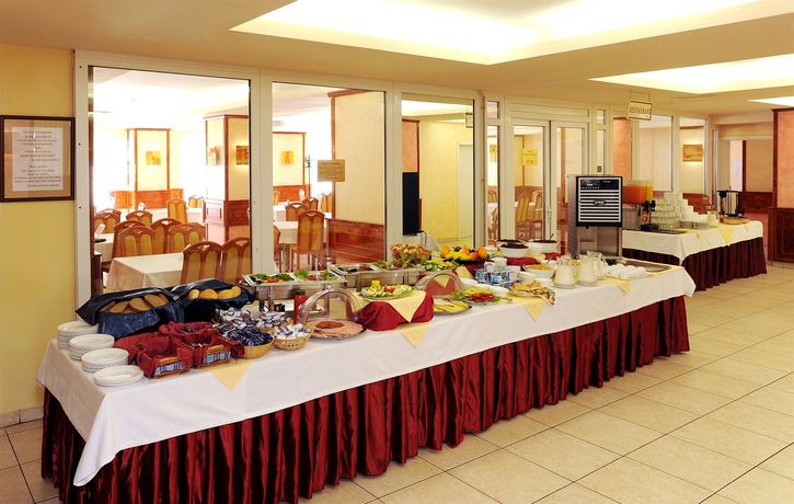 Imagen del bar/restaurante del Hotel Impulso Fashion. Foto 4