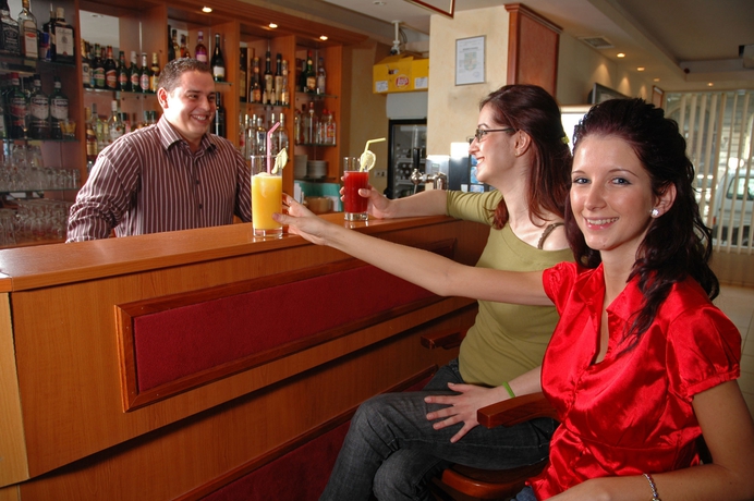 Imagen del bar/restaurante del Hotel Impulso by Mellow Mood Hotels. Foto 2