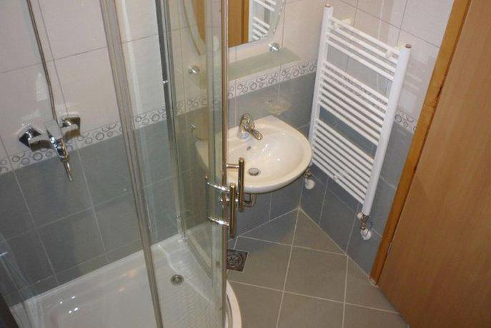 Imagen de la habitación del Hotel Imzit Dobrinja. Foto 3