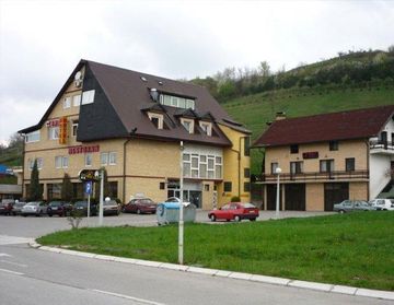 Imagen de los exteriores del Hotel Imzit Dobrinja. Foto 8