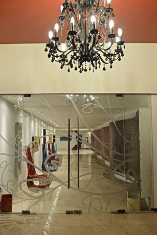 Imagen de los interiores del Hotel In Fashion and Spa. Foto 10