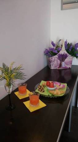 Imagen de la habitación del Hotel In - Lounge Room. Foto 3