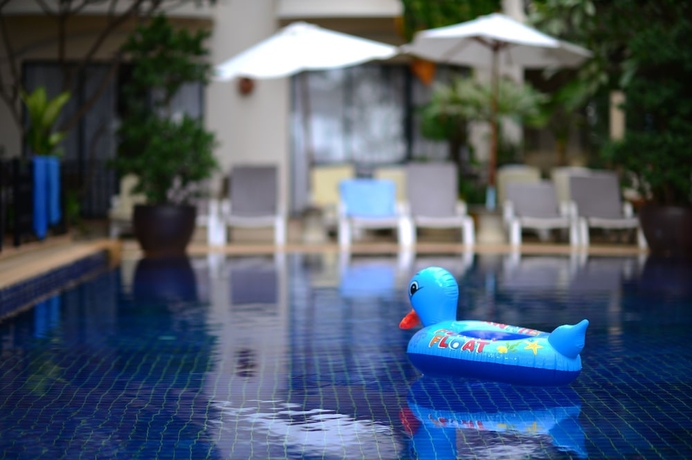 Imagen de la piscina del Hotel In On The Beach. Foto 19