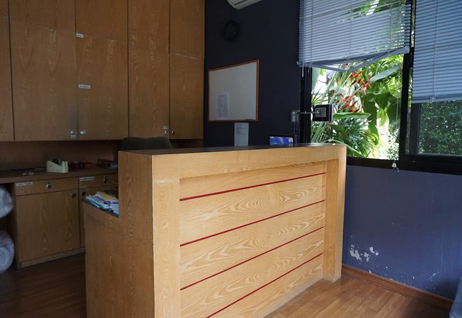 Imagen de los interiores del Hotel In and Out, Nakhon Pathom. Foto 20