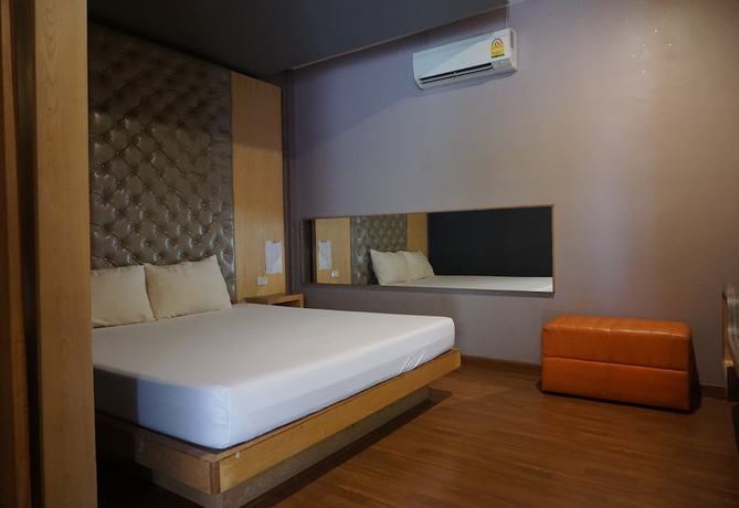 Imagen de la habitación del Hotel In and Out, Nakhon Pathom. Foto 12