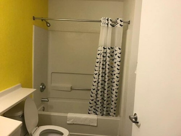 Imagen de la habitación del Hotel InTown Suites Extended Stay Atlanta GA - Indian Trail. Foto 12