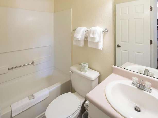 Imagen de la habitación del Hotel InTown Suites Extended Stay Cincinnati OH - Colerain. Foto 16