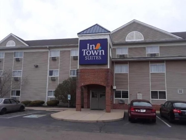 Imagen general del Hotel InTown Suites Extended Stay Cincinnati OH - Fairfield. Foto 5